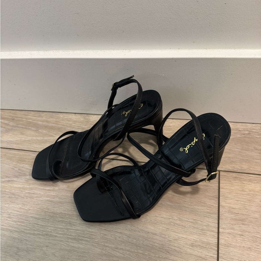 Qupid black heels size 9